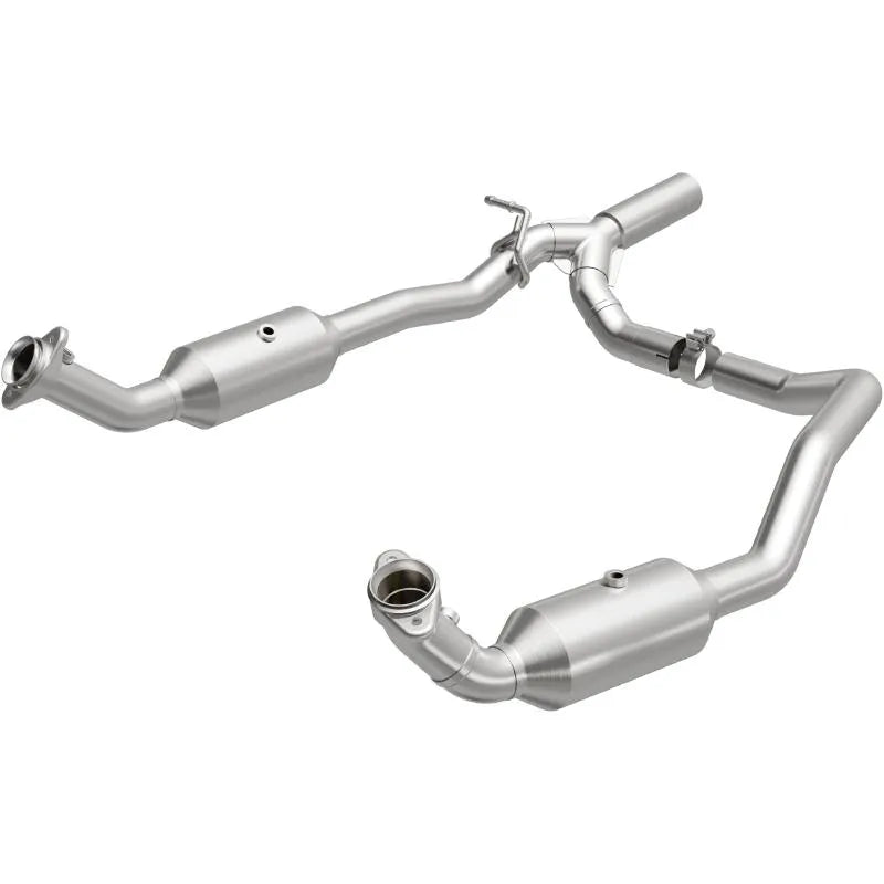 MagnaFlow OEM Grade Direct-Fit Catalytic Converter for Ford E-350/E-450 6.8L 2017-2019