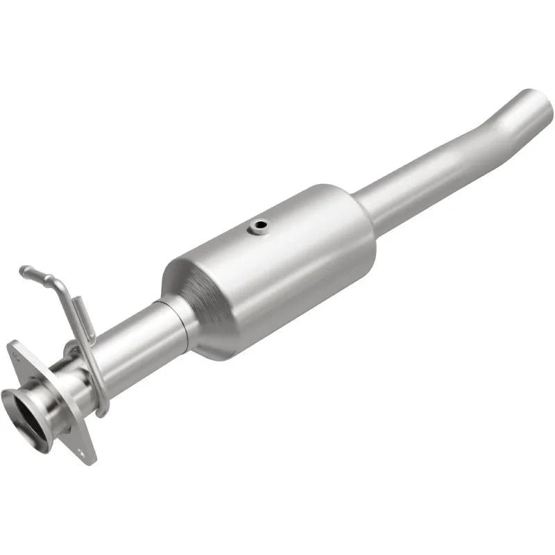 MagnaFlow OEM Grade Direct-Fit Catalytic Converter for Ford F-650/F-750/F-53/F-59 6.8L 2016-2022