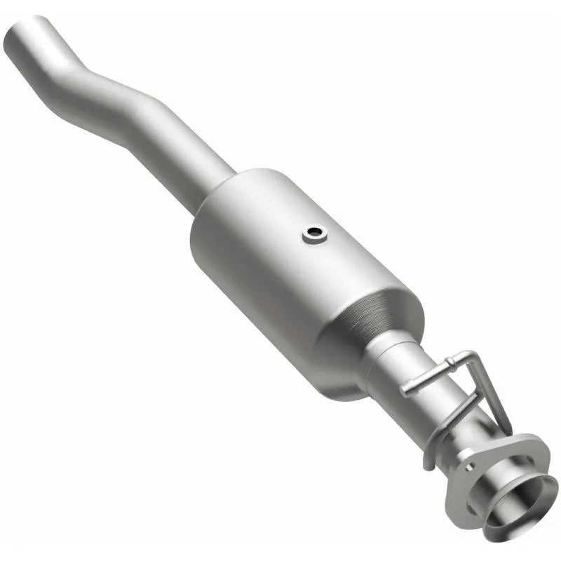 MagnaFlow OEM Grade Direct-Fit Catalytic Converter for Ford F-650/F-750/F-53/F-59 6.8L 2016-2022