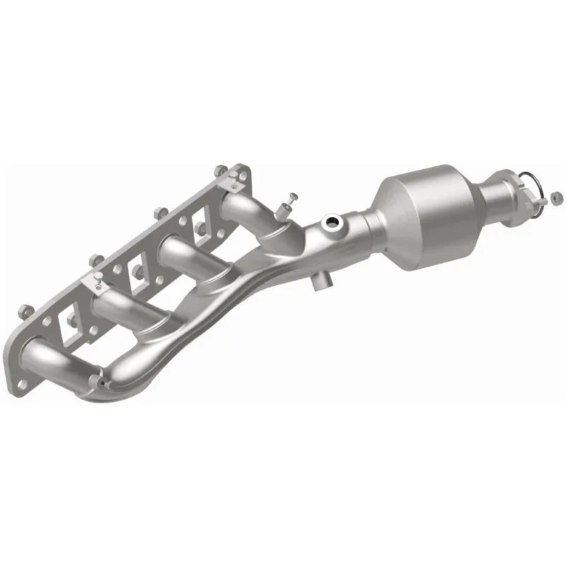 MagnaFlow OEM Grade Federal/EPA Compliant Direct-Fit Catalytic Converter 290034 for Infiniti QX80, Nissan Armada, Titan 