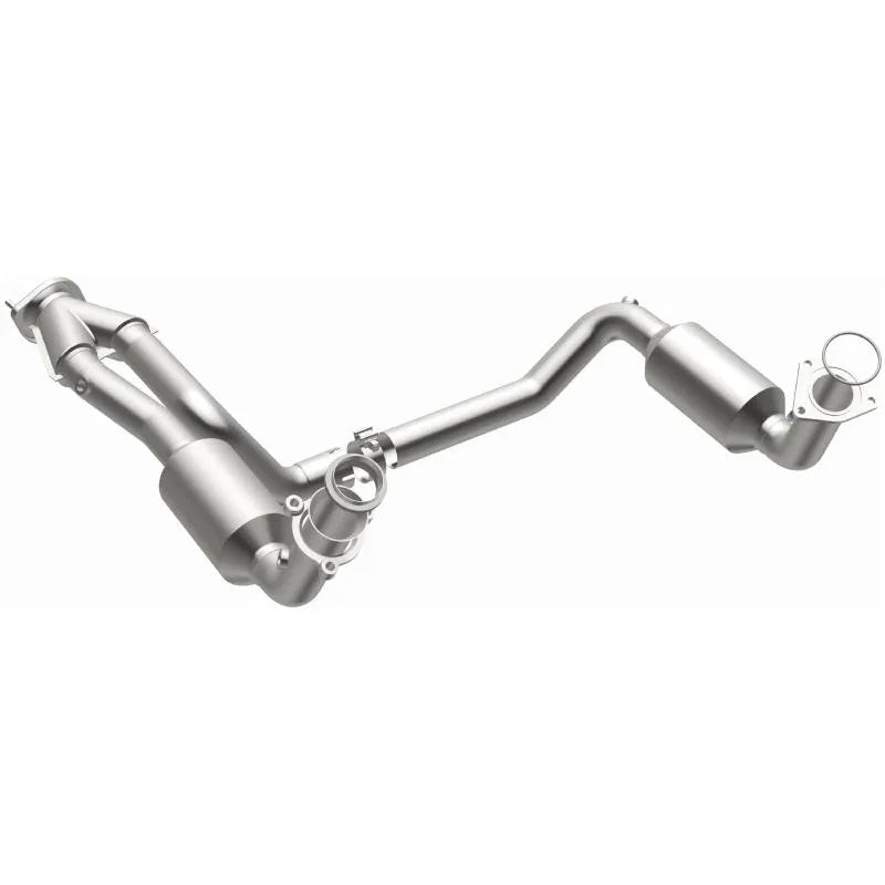 MagnaFlow California Grade CARB Compliant Direct-Fit Catalytic Converter 4651097 for 2004-2006 Chevy, GMC, Cadillac 5.3L