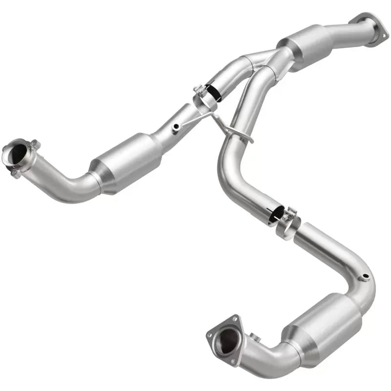 MagnaFlow Direct-Fit Catalytic Converter 5582113 for 2012-2017 Chevrolet Express & GMC Savana