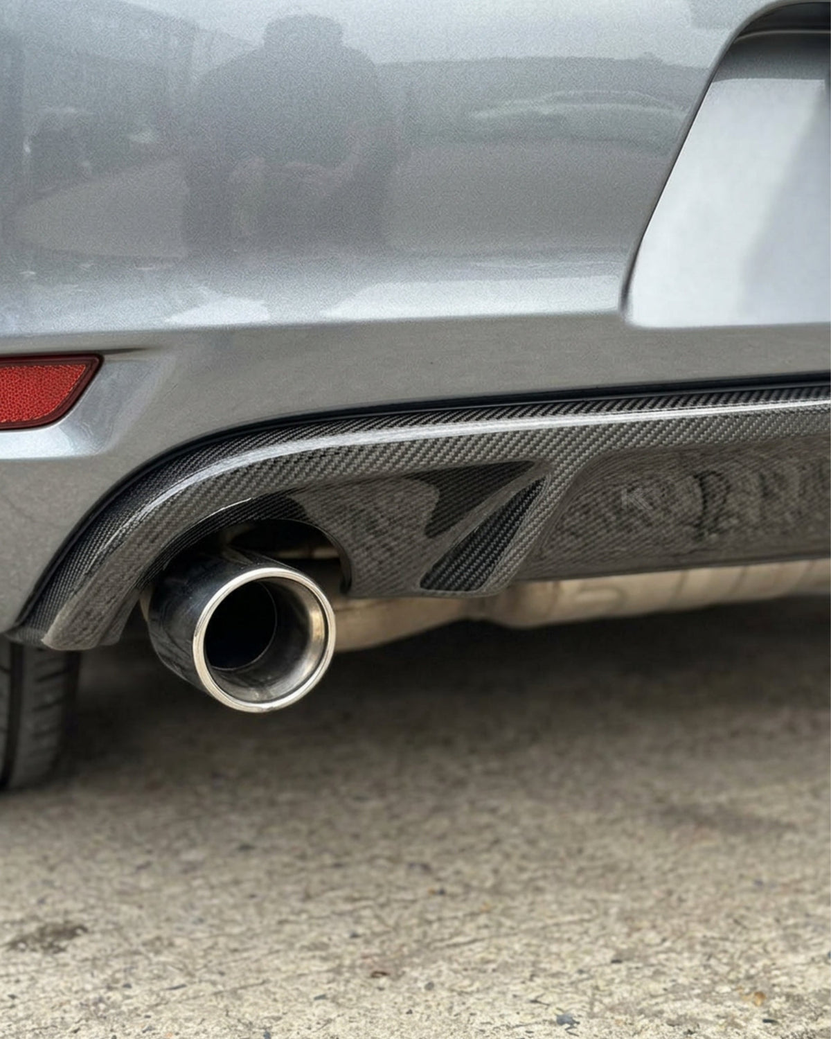 2010–2013 Volkswagen Golf GTI MK6 Rear Bumper Diffuser – Carbon Fiber
