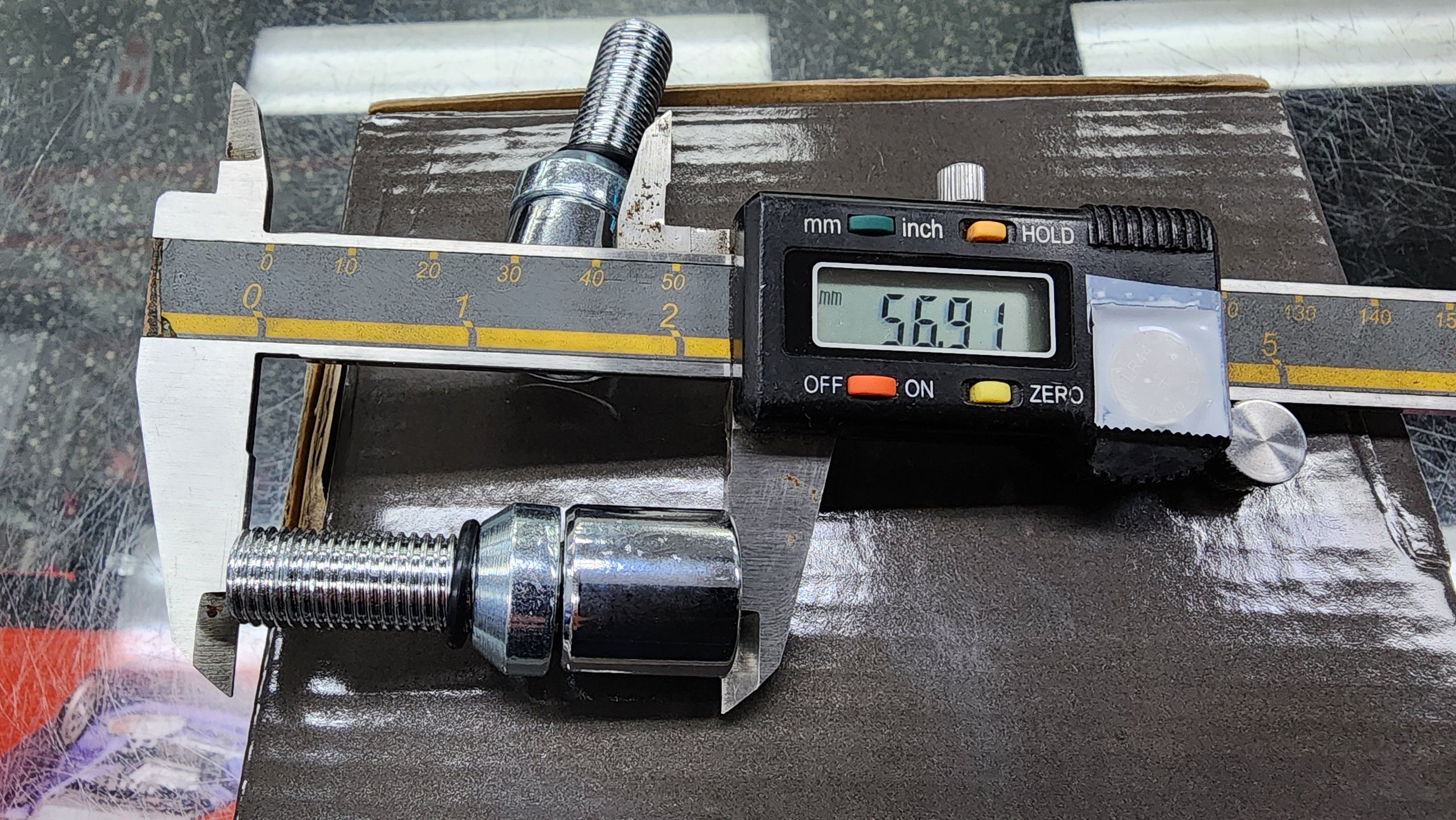 SPDZ1 Wobble Bolts