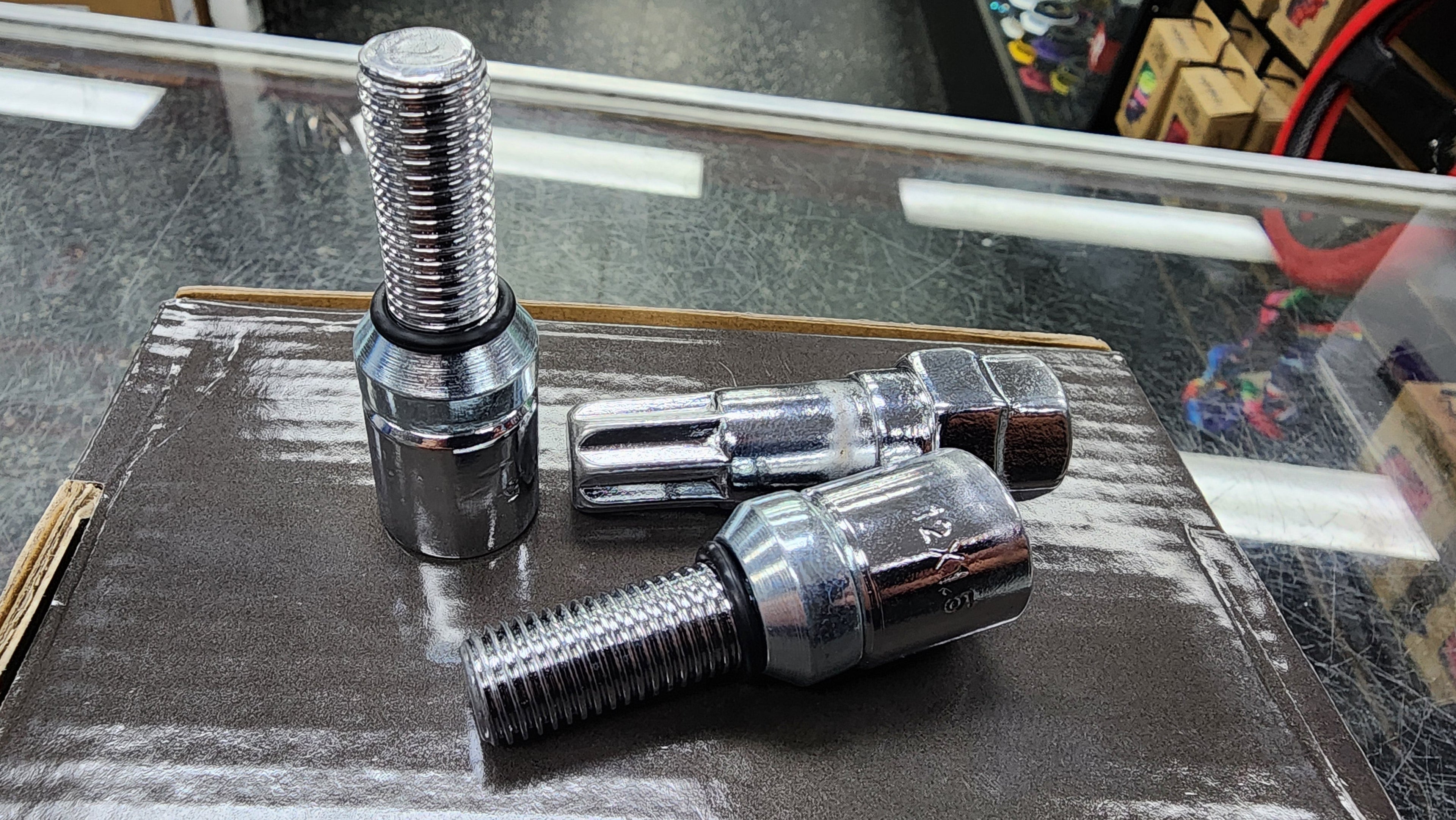 SPDZ1 Wobble Bolts